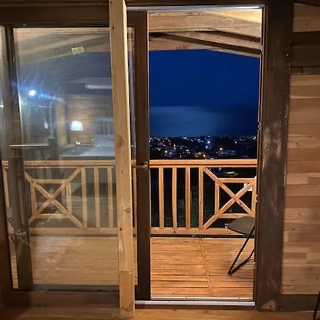 Cedar 1-bed House With Stunning Views بيت للعطل *