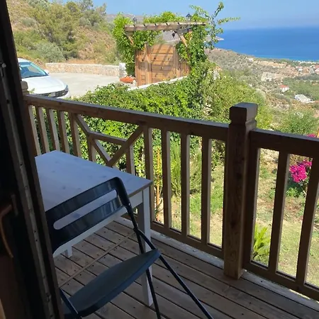 Cedar 1-bed House With Stunning Views Palamutbuku
