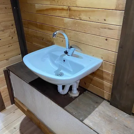 Cedar 1-bed House With Stunning Views Palamutbuku