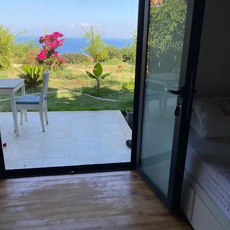 بيت للعطل Cedar 1-bed House With Stunning Views