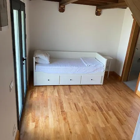 Cedar 1-bed House With Stunning Views *