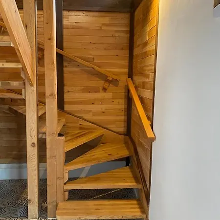 Vakantiehuis Cedar 1-bed House With Stunning Views *